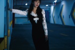 Yang Zi black and white outfit fashionable parking lot photo