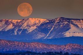 八月十五的月亮图片桌面壁纸