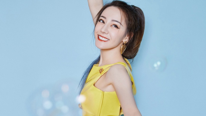 Dilireba energetic and sexy photo computer wallpaper