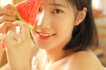 笑容甜美女生吊帶小蠻腰性感寫真