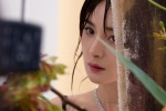 Yang Mi sexy magazine behind-the-scenes photos and photos