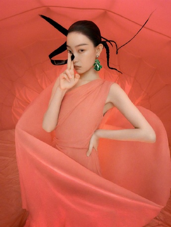 Ni Ni's sexy photo pictures with various styles