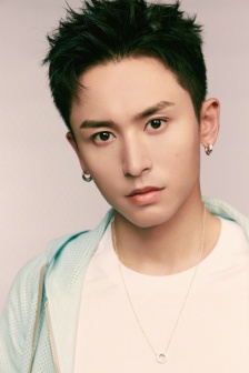 Zhang Zhehan handsome pictures and photos in mint green jacket