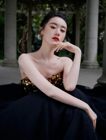 袁冰妍2021鳳凰網時尚之選圖片