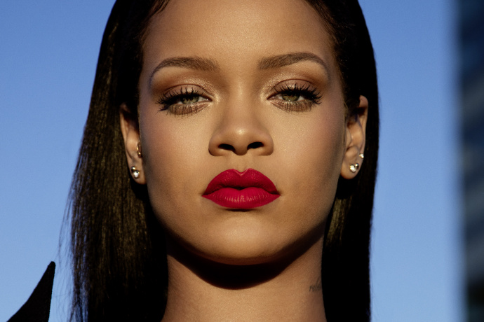 Rihanna成全球最富有女歌手