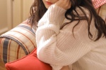 Sexy beauties with fragrant shoulders and eye-catching photos