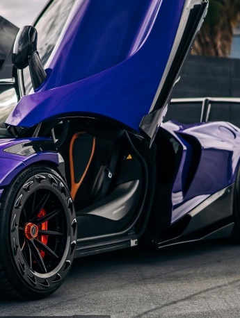 紫色炫酷邁凱倫手機壁紙