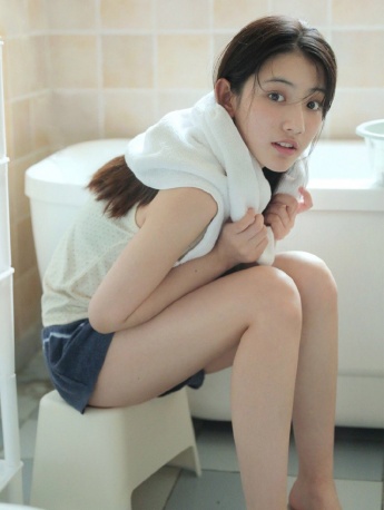 性感日本美女模特兒美腿誘惑寫真