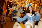 Liu Shishi's beautiful and sexy photos at night amusement park
