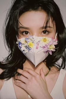 宋祖兒口罩花質感生活照圖片