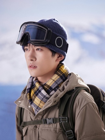 Yi Yang Qianxi Winter Olympics photo pictures