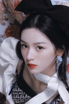 周也百变造型手机壁纸