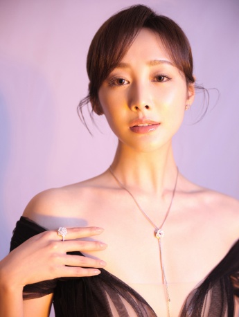 李純2021鳳凰網時尚之選圖片