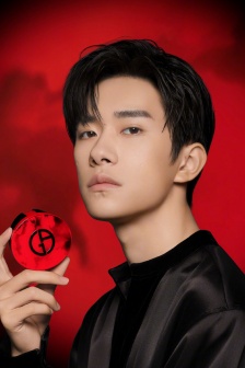 Yi Yang Qianxi beauty endorsement HD poster picture
