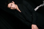Yang Yangyao elegant and handsome photo in black suit