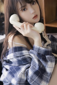 Sexy photo of beauty with strapless straps mobile wallpaper