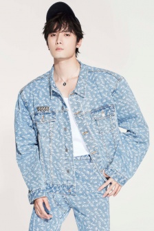 Photos of handsome yuppies with wide bangs