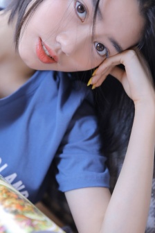 Fresh and charming beauty pictures mobile wallpaper