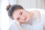 泡泡浴美女白皙肌膚性感迷人寫真