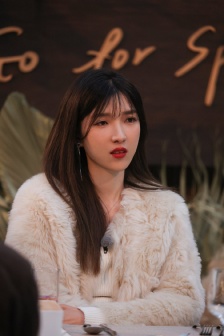 Could it be that《Spring takes off again》Pictures