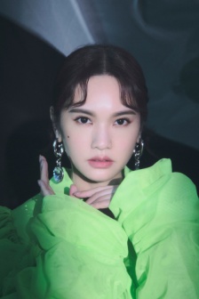 Rainie Yang 2022 Zhejiang TV New Year’s Eve Party Pictures