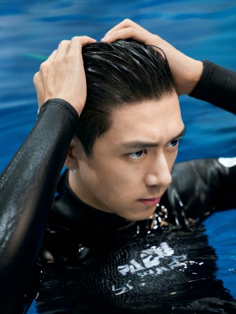 Li Xian's marine protection poster picture