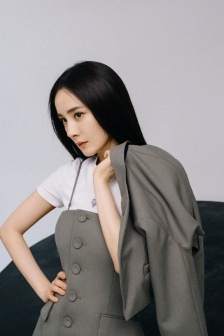 杨幂时尚杂志花絮照写真图片