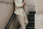 Lu Han's refreshing and handsome photo in printed suit