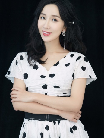 Beautiful Lou Yixiao mobile wallpaper