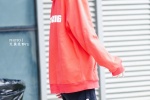 Liu Zhang red sweatshirt street photo mobile wallpaper