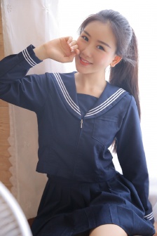青涩美女学生妹性感JK制服写真