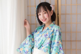 短發和服美女圖片桌麵壁紙