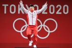 Chen Lijun wins gold medal in men's 67kg weightlifting class