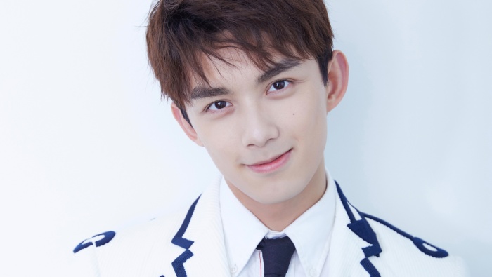 Handsome guy Wu Lei computer desktop wallpaper picture