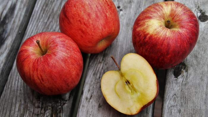 高清紅蘋果圖片桌麵壁紙