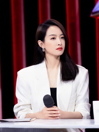 Song Qian Haoyue fashion sexy photo in white suit