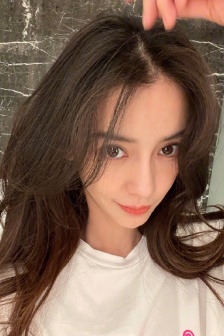 Angelababy sweet selfie pictures