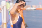 泳衣美女海边灵动诱人写真照图片