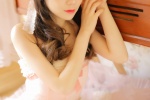 森系美女粉色裹胸裙性感写真