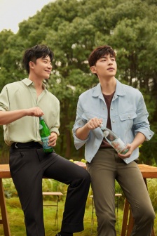 Huang Xuan and Deng Lun are lazy and handsome photos