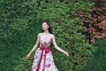 Sexy photo pictures of Zhong Chuxi in flowery tube top dress
