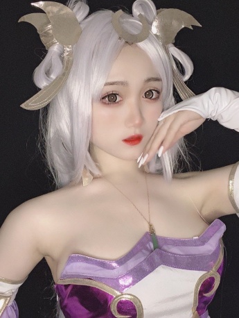 王者荣耀嫦娥寒月公主cos正片