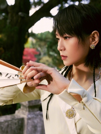 周笔畅ELLE风尚大典性感写真