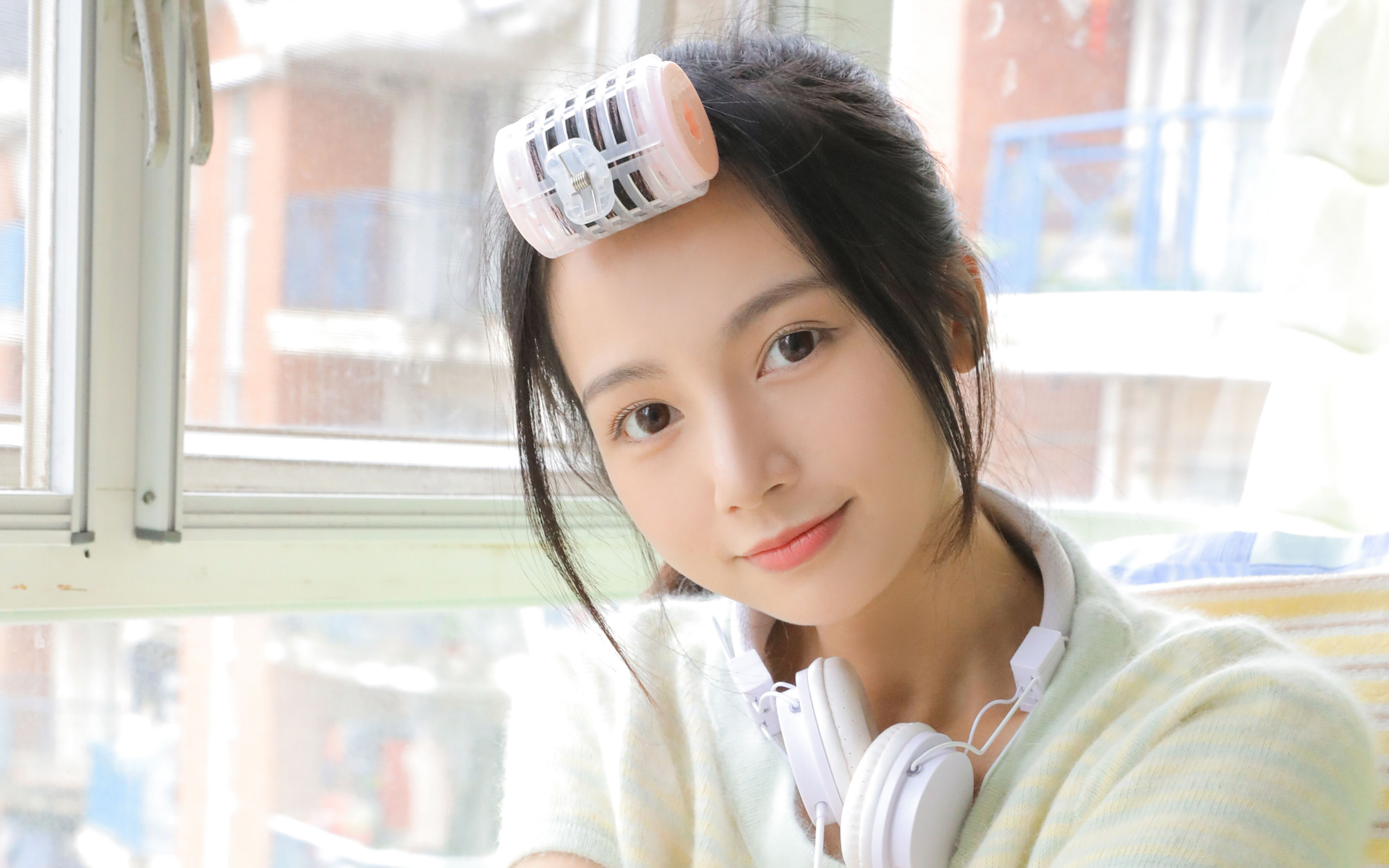 Girl Next Door Sweet Photo Desktop Wallpaper