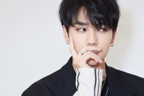 Handsome star Lin Yanjun pictures desktop wallpaper