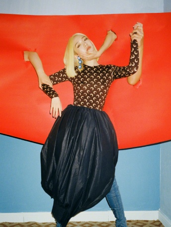 Meng Meiqi's creative retro magazine photo pictures