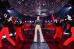 Li Yuchun 2022 New Year's Eve party stage photos