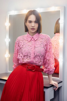 Rainie Yang pink lace charming sexy photo