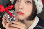 Ouyang Nana's sweet and cute Christmas photo