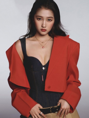 Guan Xiaotong Bazaar jewelry photo pictures